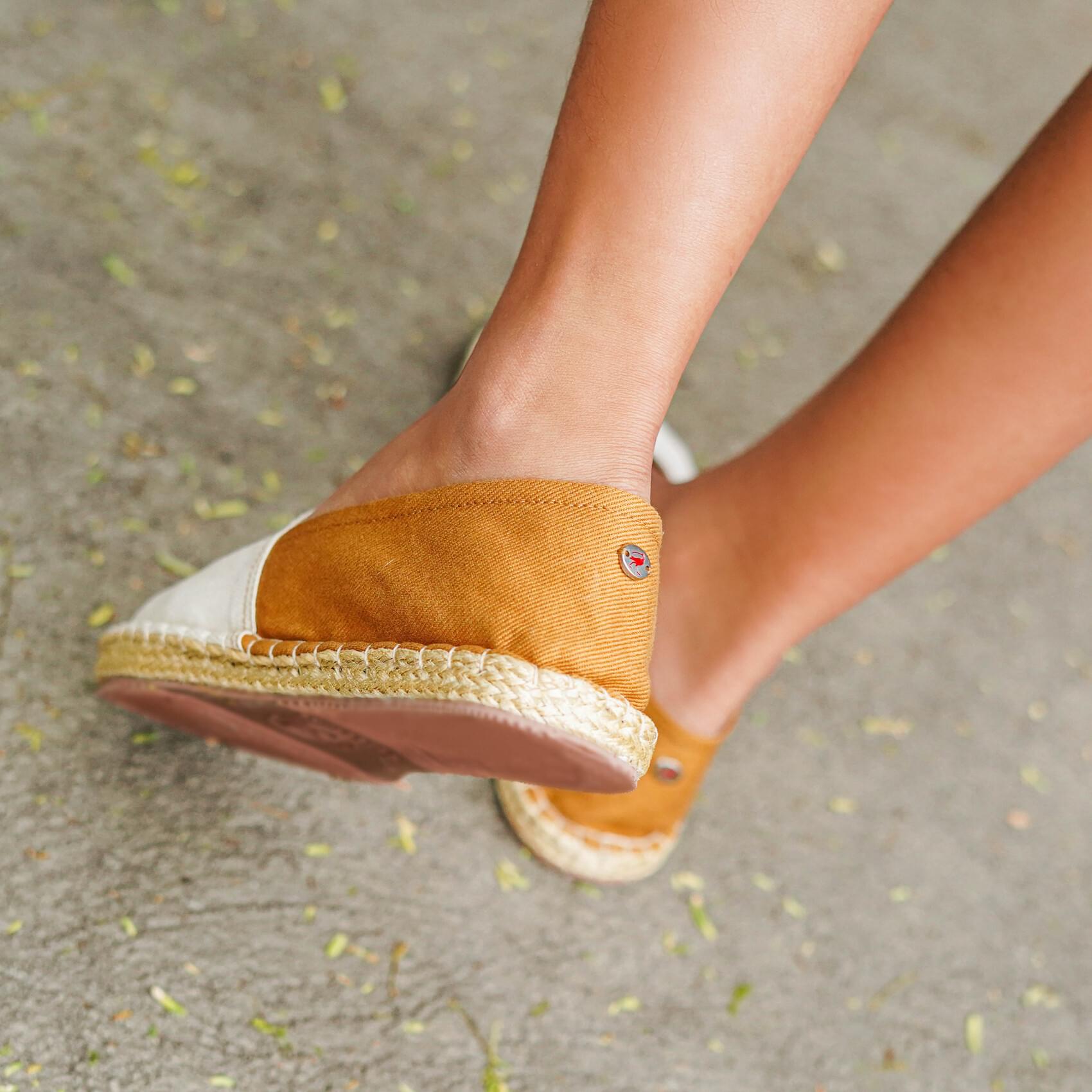 Imagen Corocoras alpargatas linea: Amanecer mujer - marca numero uno de alpargatas en Colombia, producto hecho en Cúcuta.- Corocoras